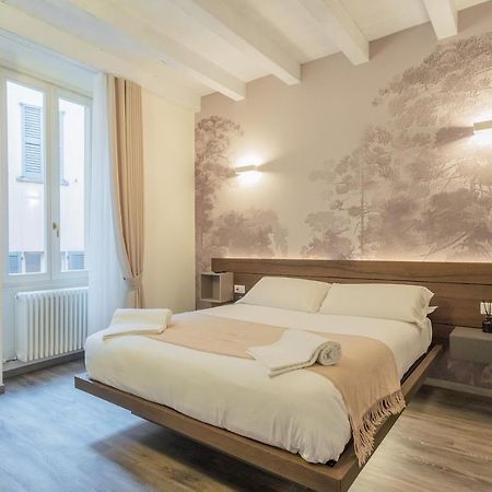 Modern & Stylish Apartment In Como City By Rent All Комо Екстериор снимка