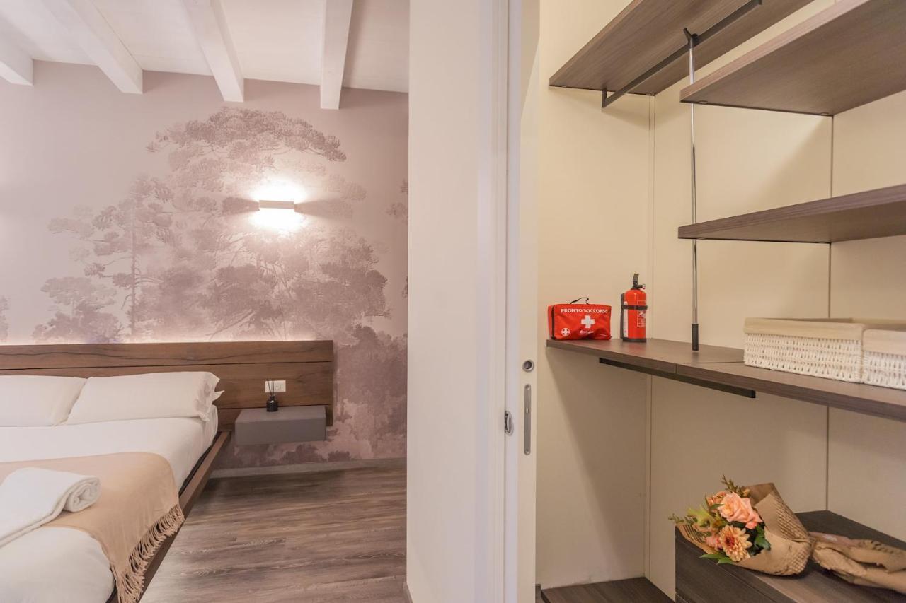Modern & Stylish Apartment In Como City By Rent All Комо Екстериор снимка