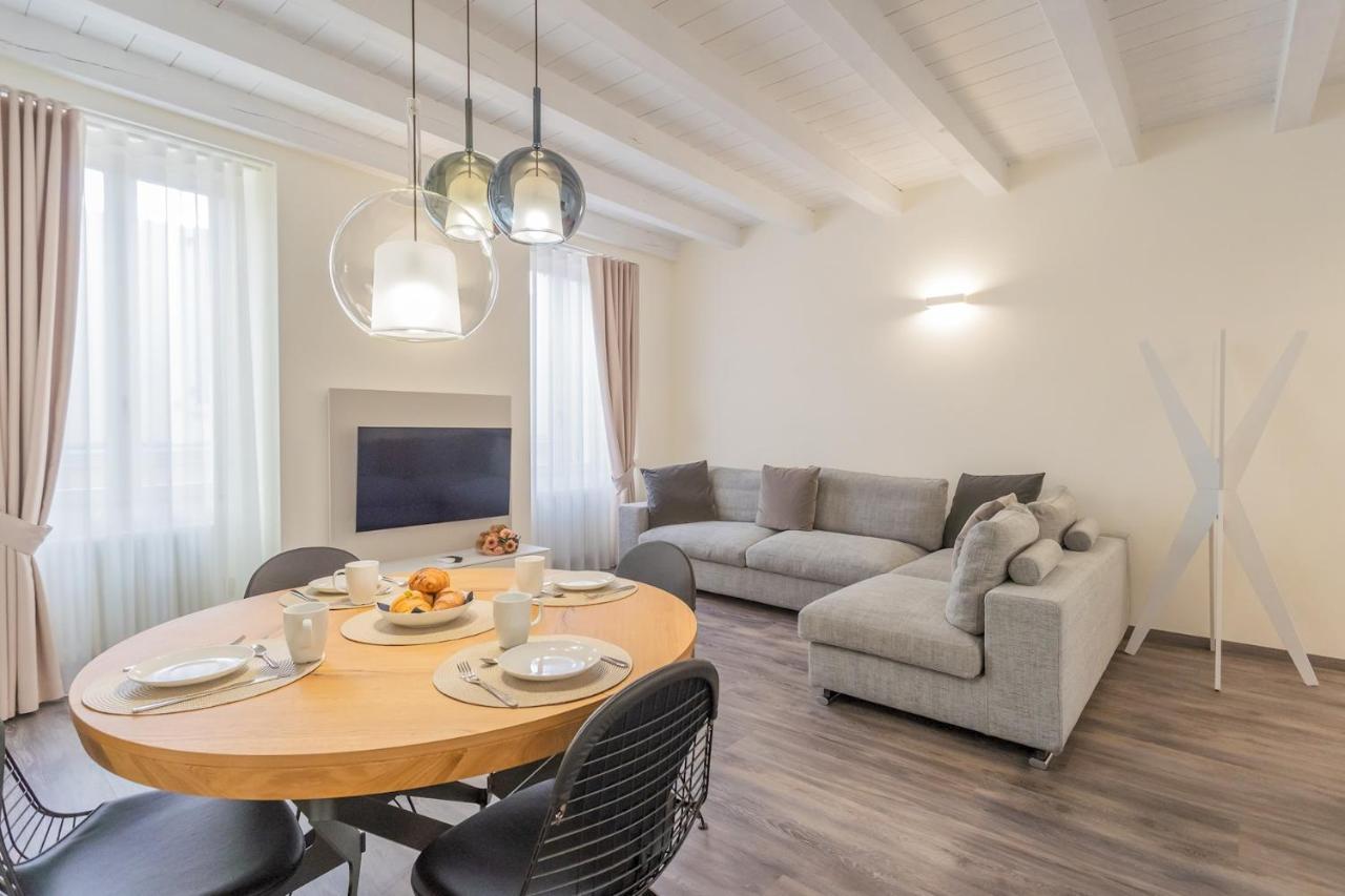 Modern & Stylish Apartment In Como City By Rent All Комо Екстериор снимка