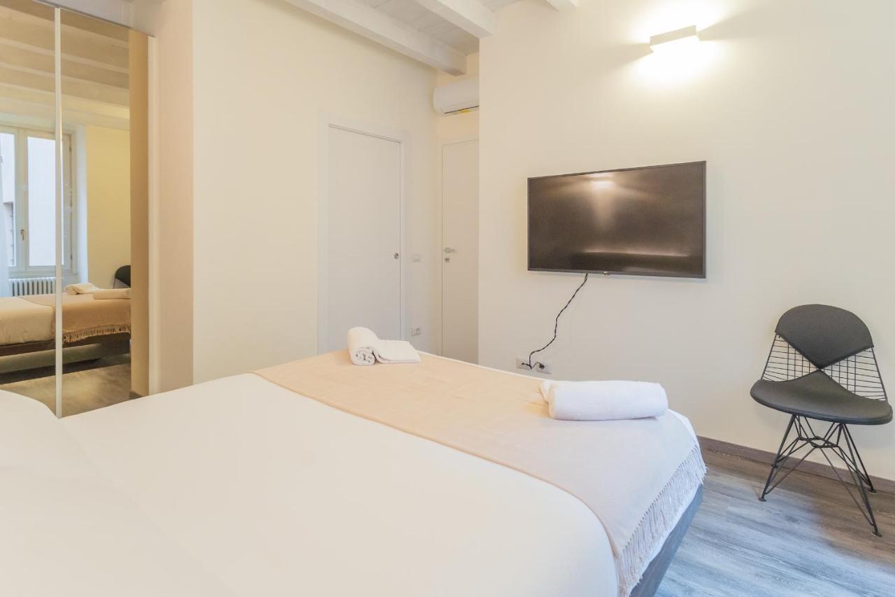 Modern & Stylish Apartment In Como City By Rent All Комо Екстериор снимка