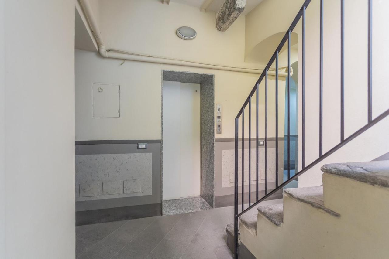 Modern & Stylish Apartment In Como City By Rent All Комо Екстериор снимка